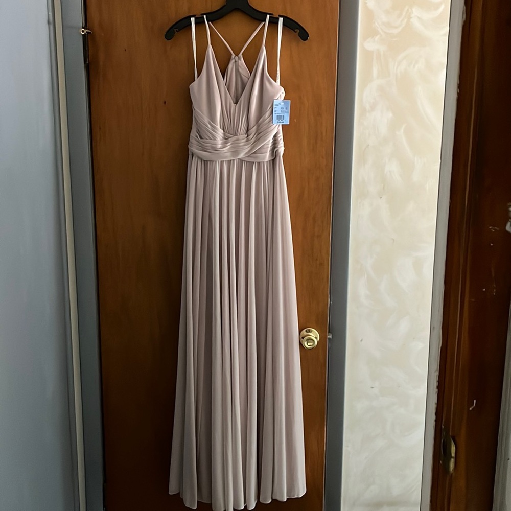 David’s bridal bridesmaid dress. Never worn. Tags still on. Color- biscotti